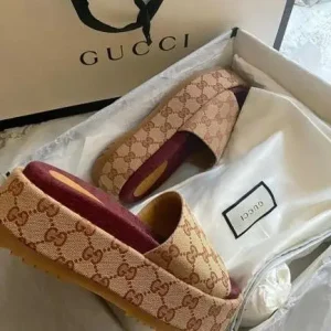 Gucci Slides Pallets