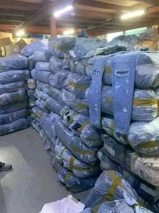 Mix men and women clothes Mix men and women clothes pallets for sale