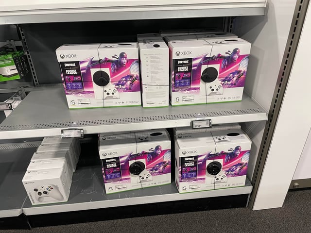 xbox-series-s-for-sale-at-best-buy-in-stevens-point-wi-if-v0-5s1z3u1r4xb81